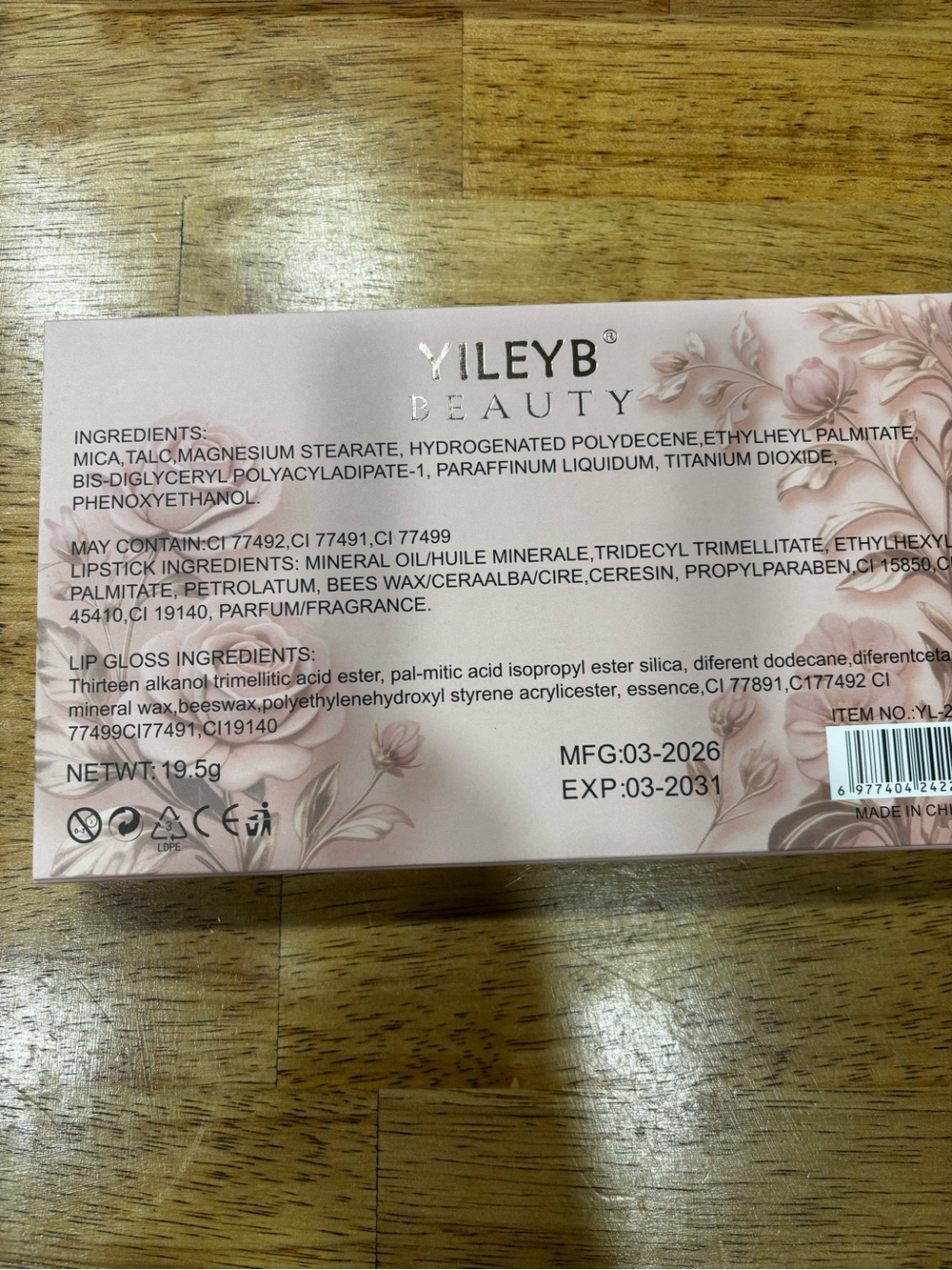 Pink Eyeshadow & Lip Makeup Set — Soft Rose Palette - Picture 3 of 3